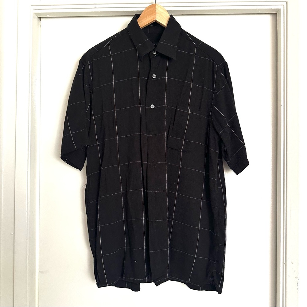 Van Heusen Men’s Black Short Sleeve Button-Up Shirt – Medium